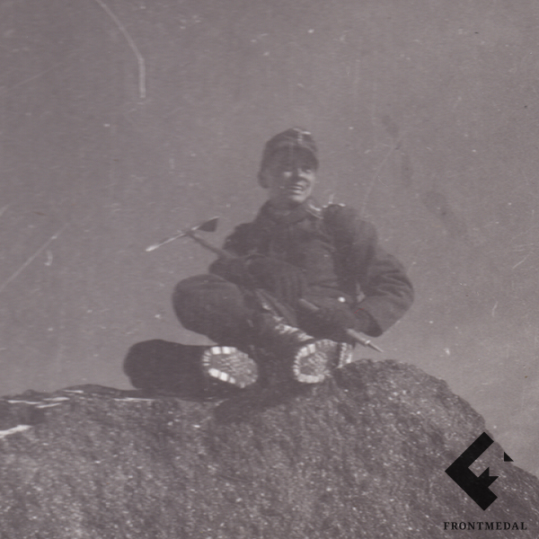 Ледоруб "R.Kuhn G.R.99" "ELBRUS: 5633М 21.8.42"