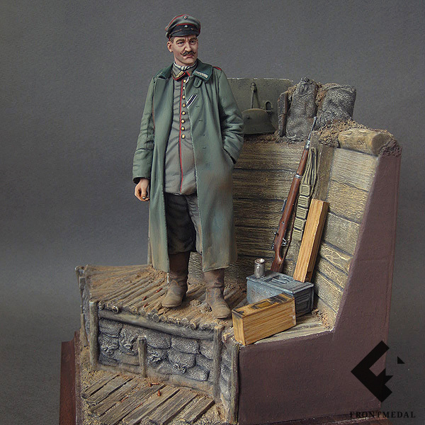 Прусский офицер в окопах на передовой (Бельгия, 1916)