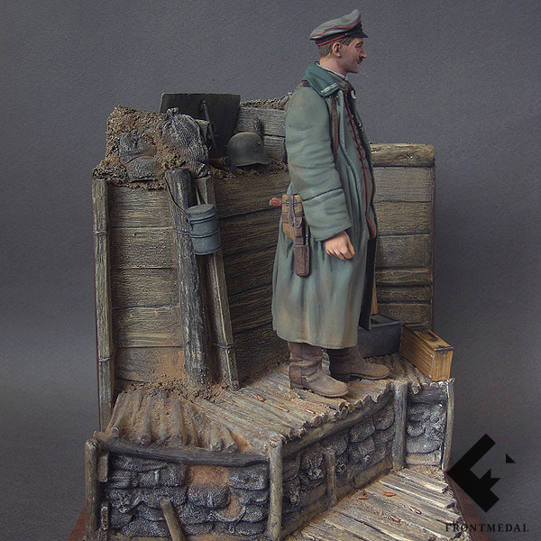 Прусский офицер в окопах на передовой (Бельгия, 1916)