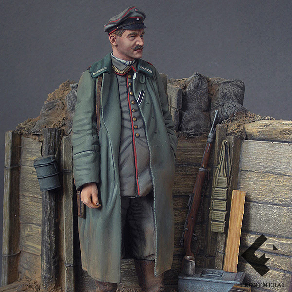 Прусский офицер в окопах на передовой (Бельгия, 1916)