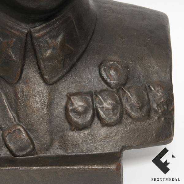 Бюст маршала К.Е. Ворошилова (Гжель, 1936 г.)