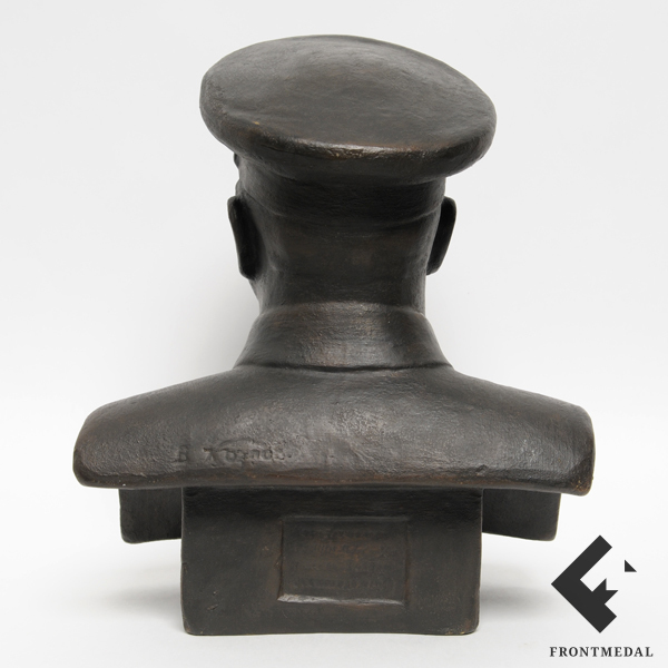 Бюст маршала К.Е. Ворошилова (Гжель, 1936 г.)
