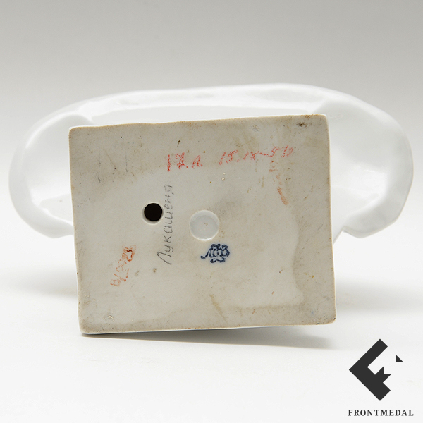 Настольный бюст В.И. Сталина (ЛФЗ, 1940-50-е гг.)