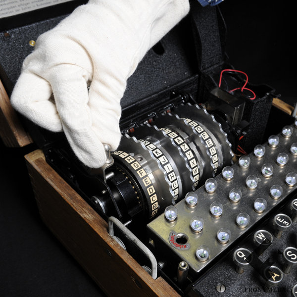 4-роторная шифровальная машина Энигма (ENIGMA)