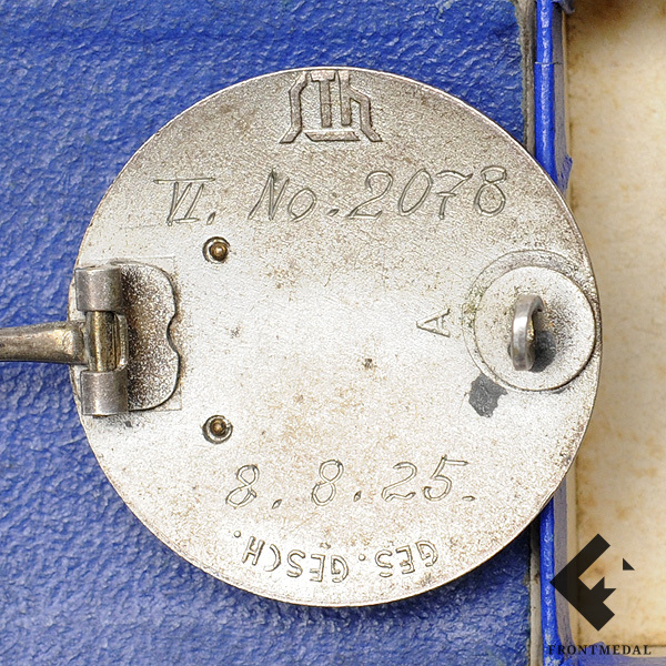       "1925"  