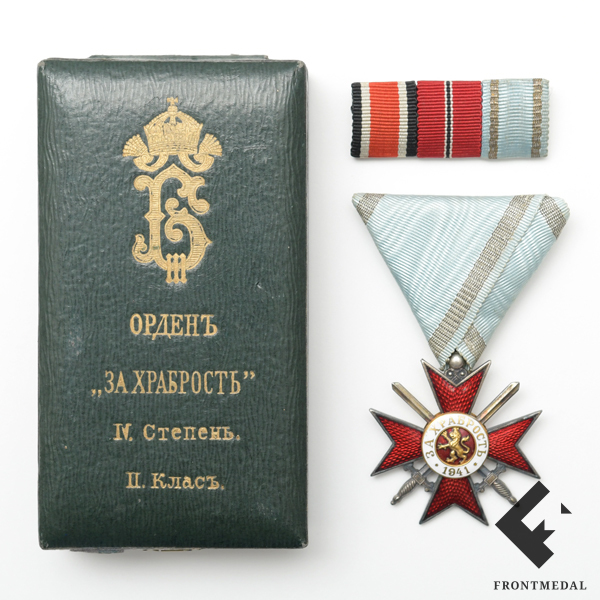 Крест "За храбрость" обр. 1941 г. в футляре с полевой планкой