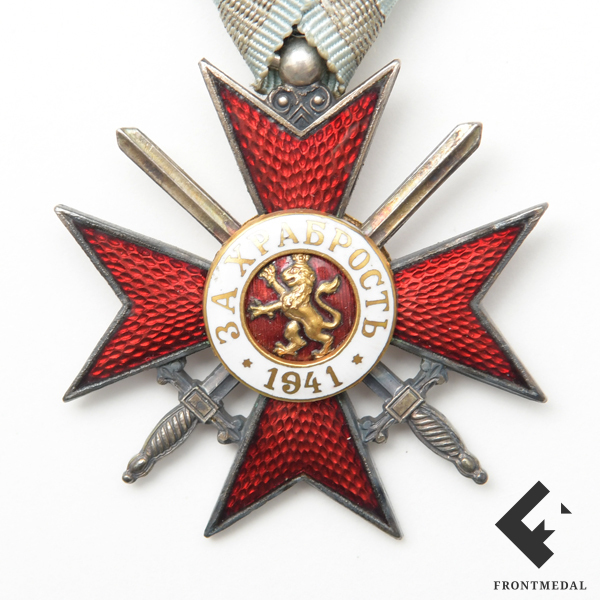 Крест "За храбрость" обр. 1941 г. в футляре с полевой планкой