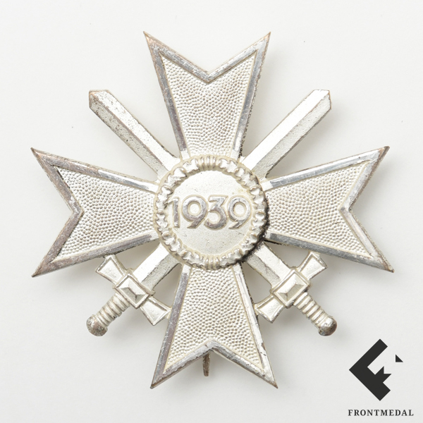 Крест За военные заслуги 1 класса с мечами обр. 1957 года