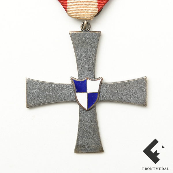   18-  (18. Divisioonan Muistoristi)