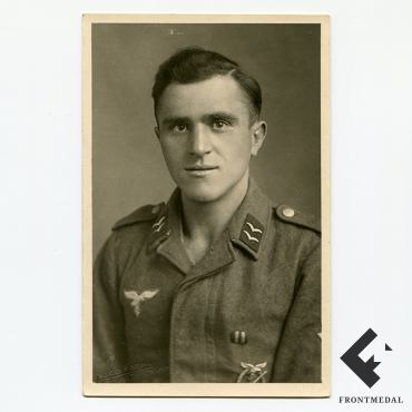 Студийное фото военнослужащего зенитной артиллерии Люфтваффе