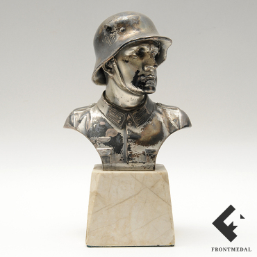 Германский воин - настольный бюст