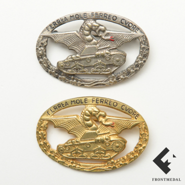 Знаки члена экипажа танка армии Италии периода Муссолини