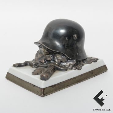 Настольное украшение "Стальной шлем" фабрики Rosenthal