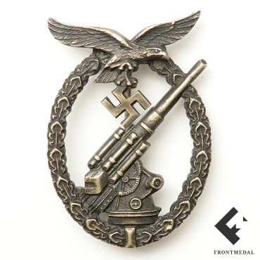     ( C.E. Juncker, Berlin)