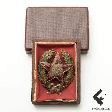 Знак Красного командира подразделений РККА в футляре