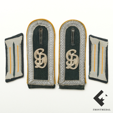 Погоны и петлицы Унтер-фельдфебель дивизии "Великая Германия"
