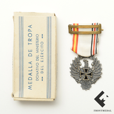 Медаль для Испанских добровольцев в России (Купола) в коробке