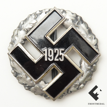 Общий Знак Почета Гау с датой "1925"